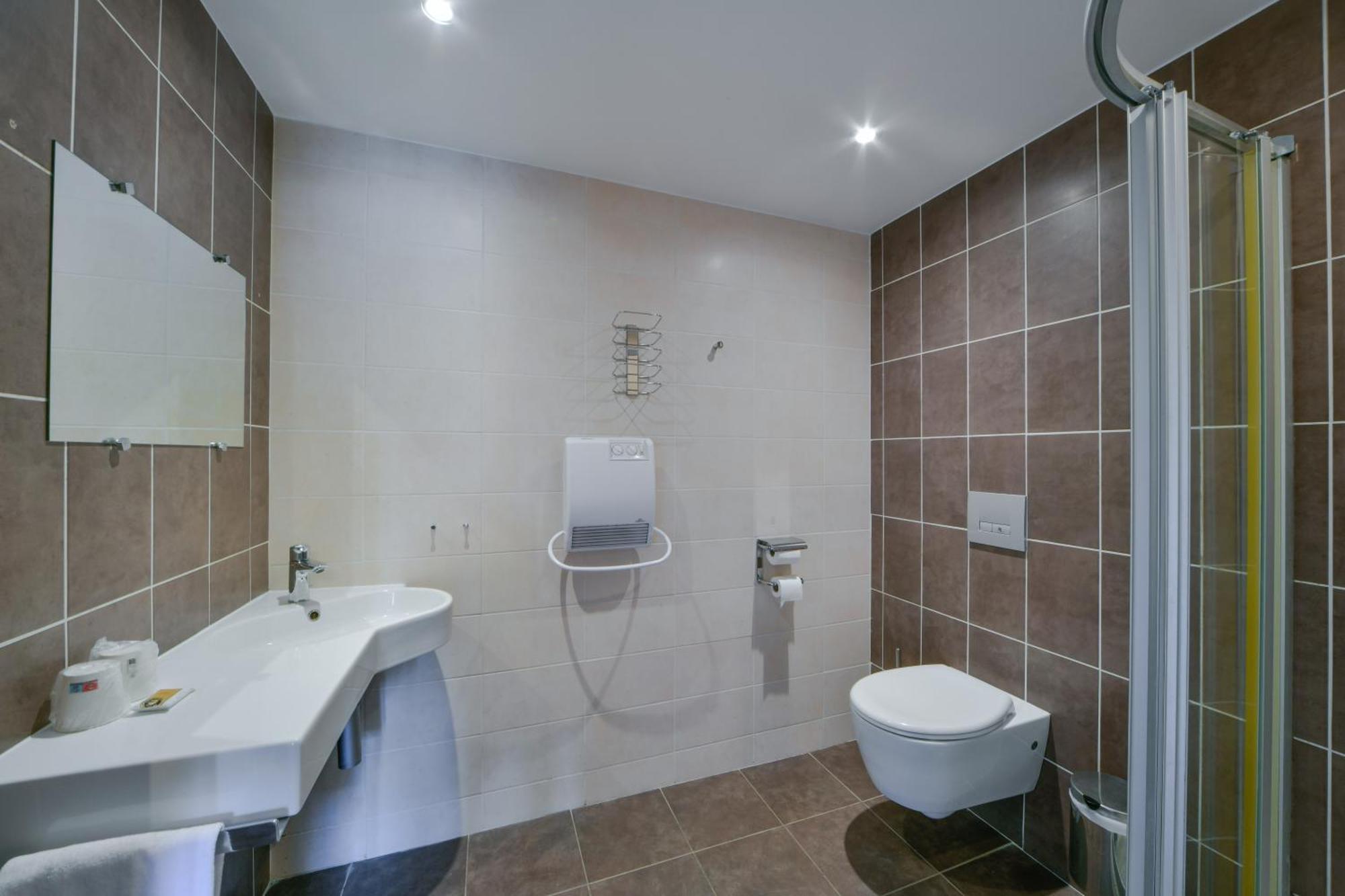 Bhoma Bourges - Hotel & Restaurant Zewnętrze zdjęcie