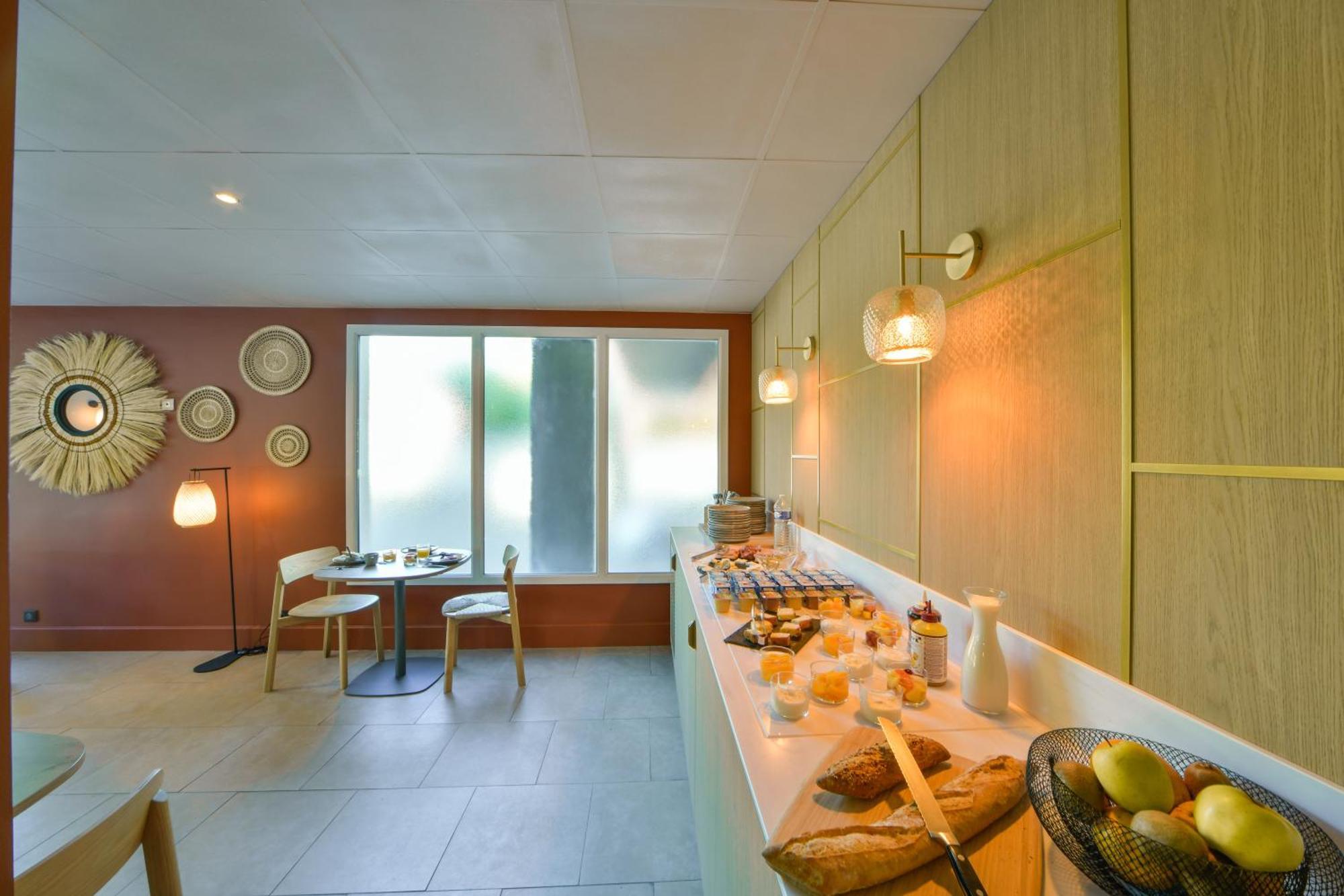 Bhoma Bourges - Hotel & Restaurant Zewnętrze zdjęcie