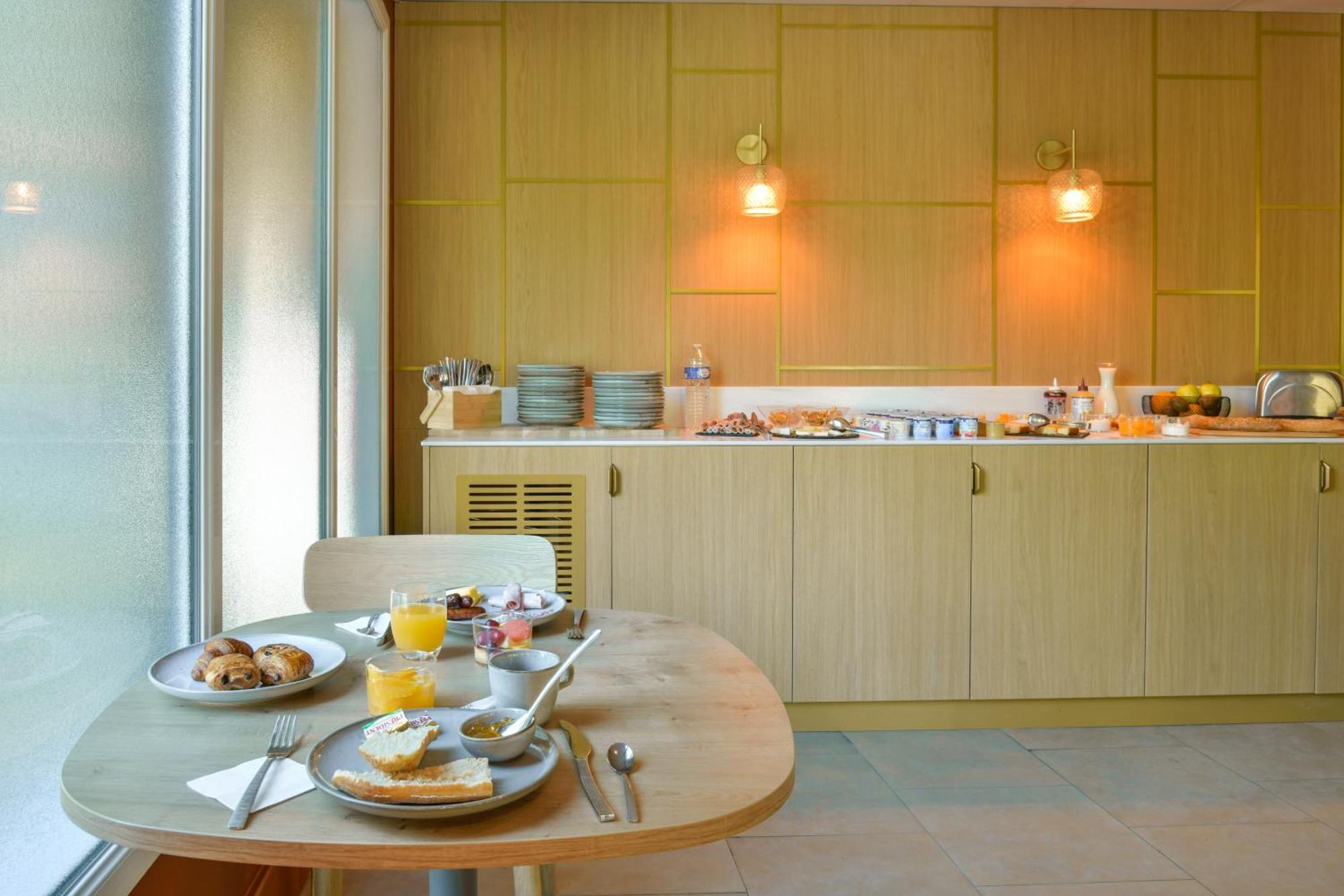 Bhoma Bourges - Hotel & Restaurant Zewnętrze zdjęcie