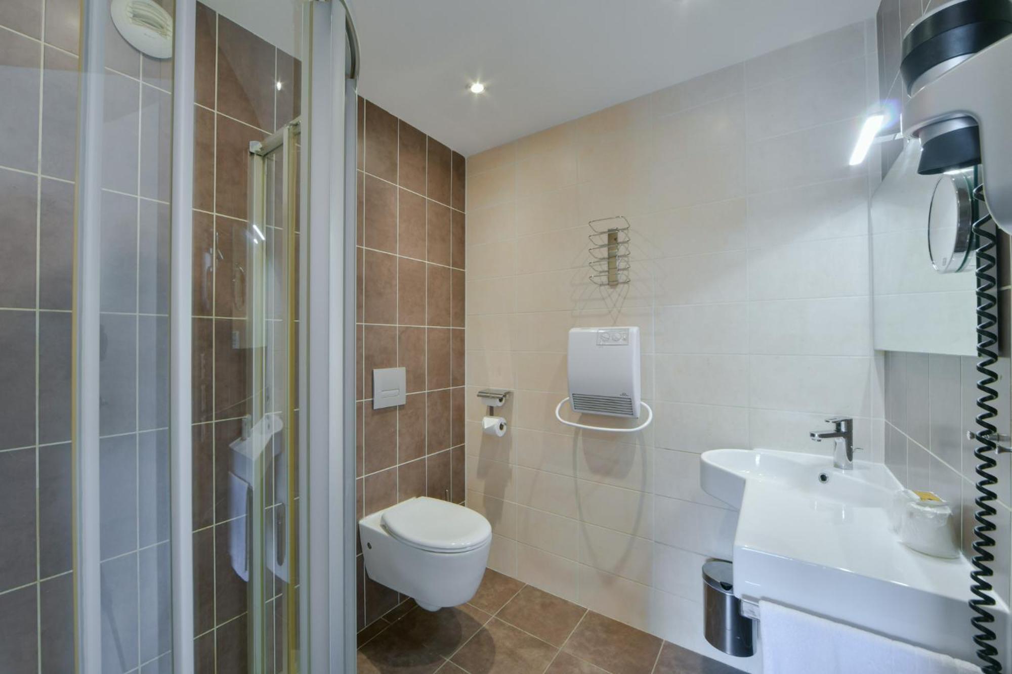 Bhoma Bourges - Hotel & Restaurant Zewnętrze zdjęcie