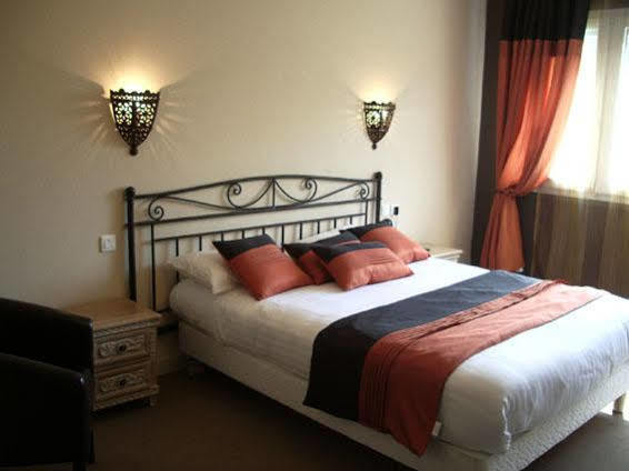 Bhoma Bourges - Hotel & Restaurant Pokój zdjęcie